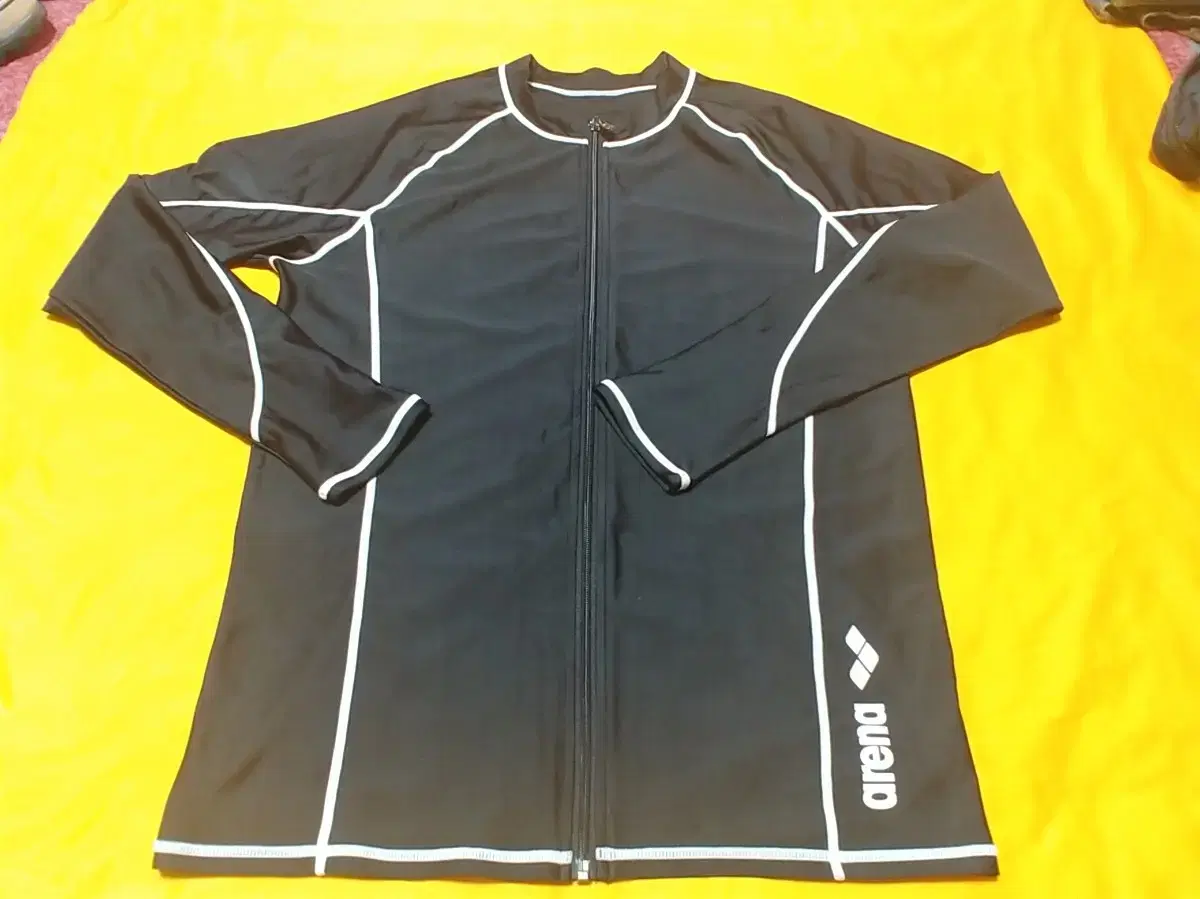 Arena Genuine Men's Rash Guard 100