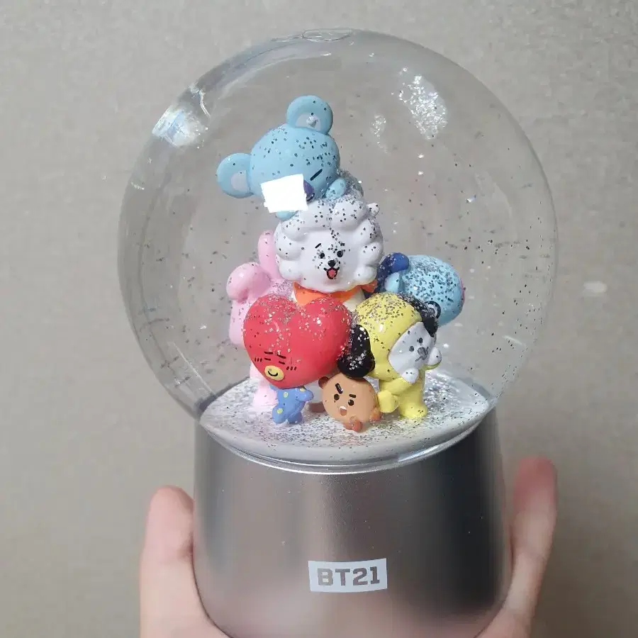 BT21 스노우볼