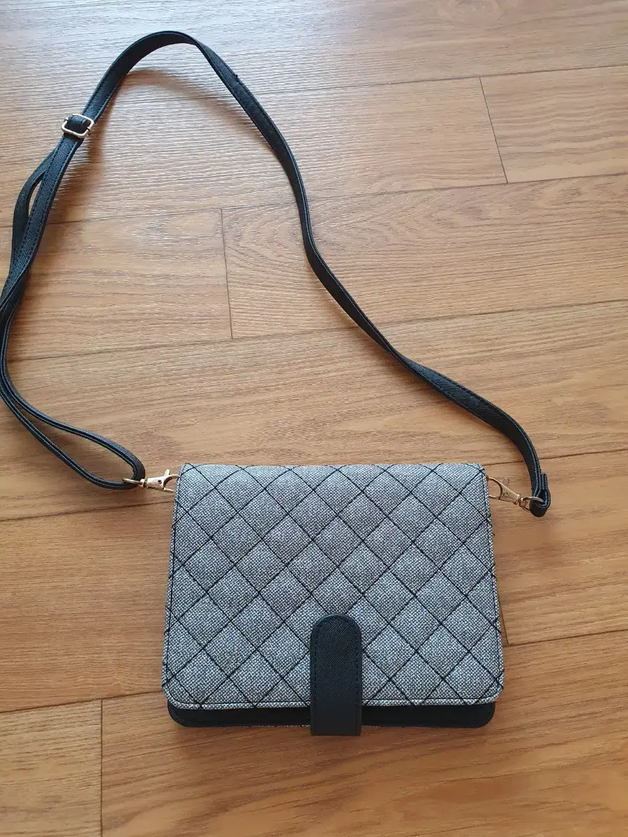 Women's crossbody bag