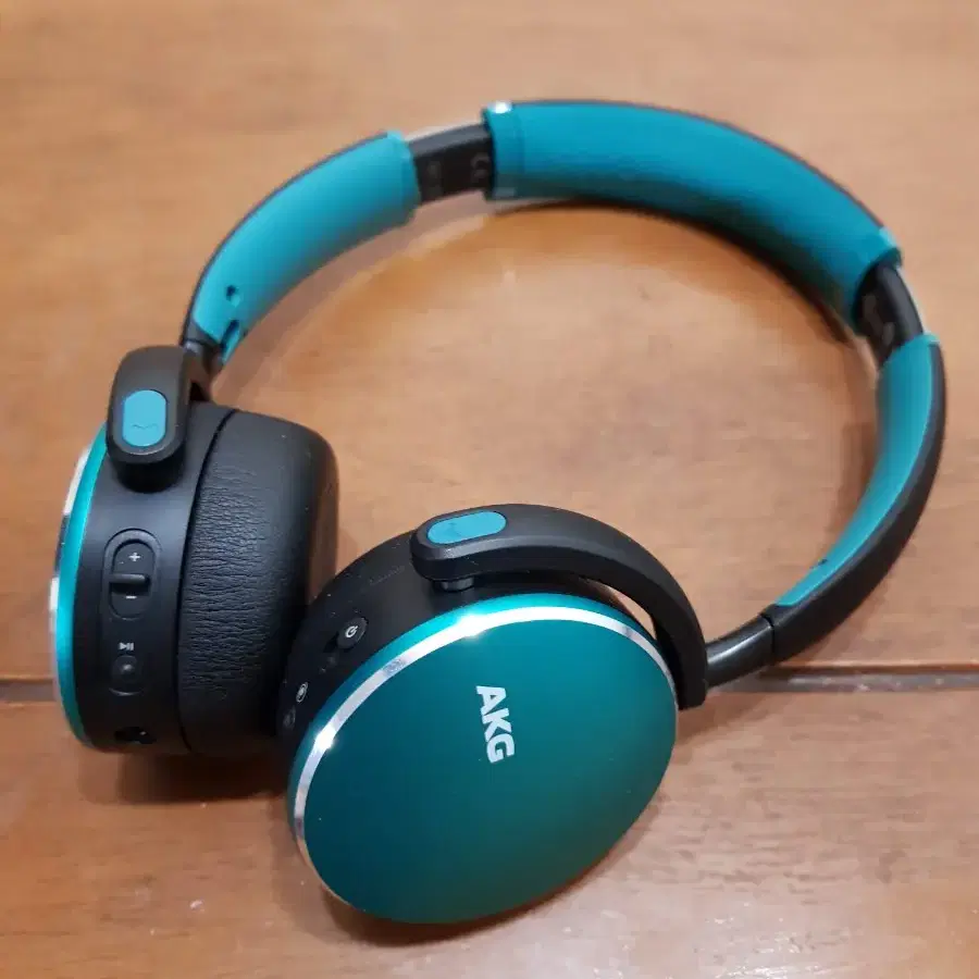 akg y500bt 블루투스 헤드폰 팝니다