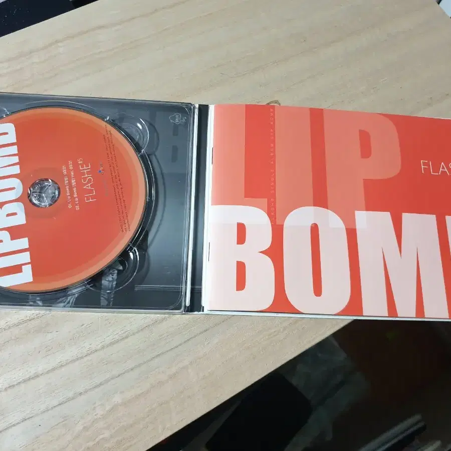 싸인CD 걸그룹 FLASHE LIPBOMB 싱글