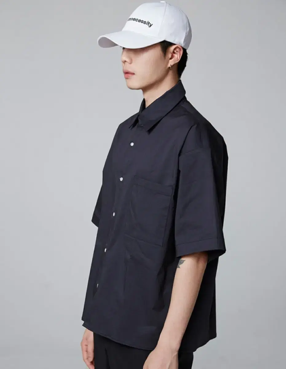 Running Nose Minimal Oversized Navy Shirt