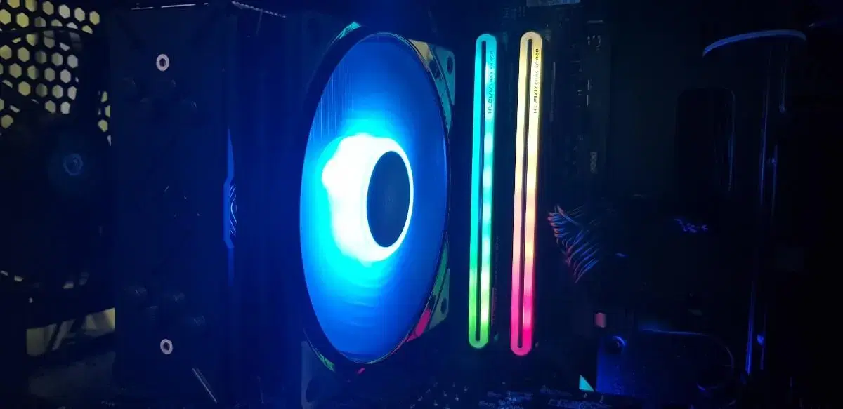 SK하이닉스 DDR4 32기가 RGB 램