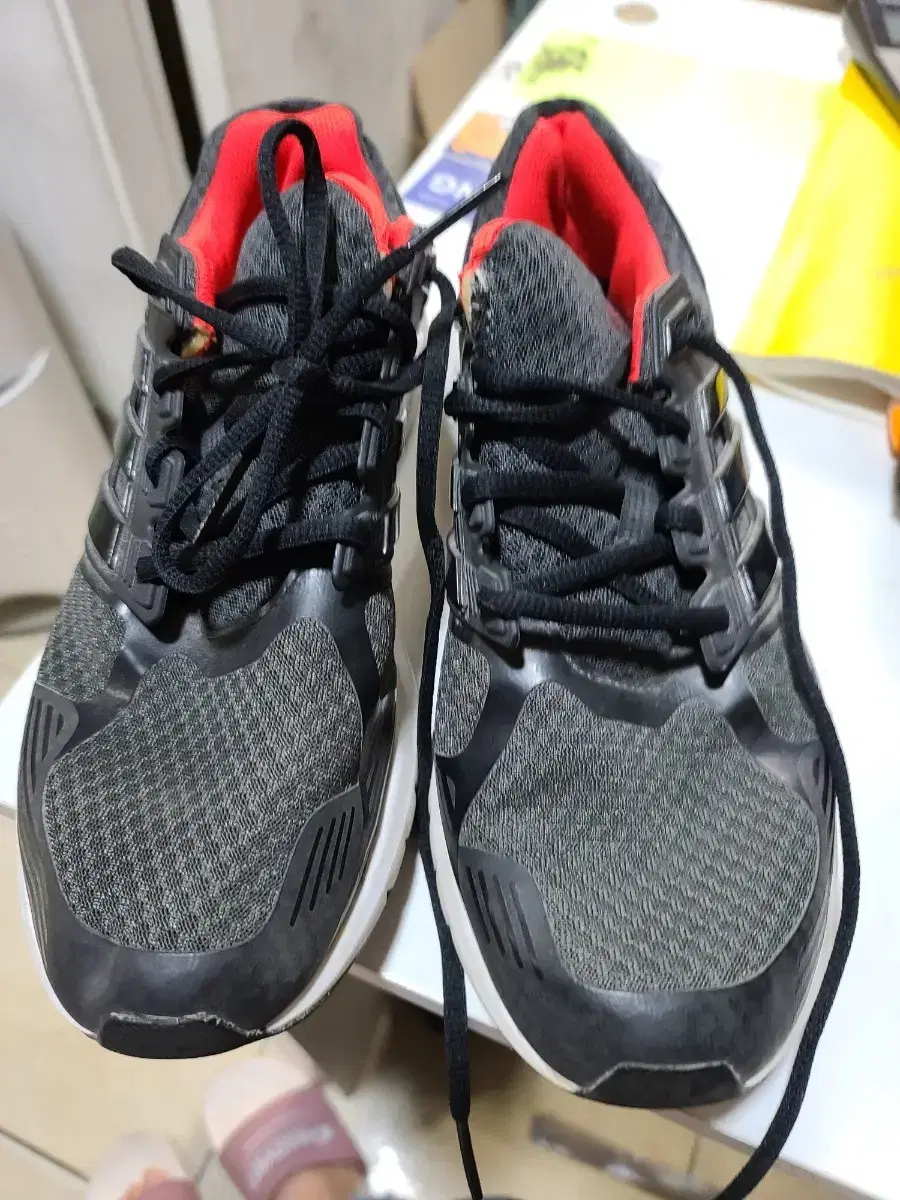 (일본기준275/265) adidas 아디다스신발 !