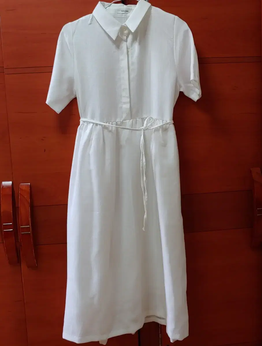 White Vahn Short-sleeved kara ONEPIECE Pure yeoreum Cool Button Open-type Linen