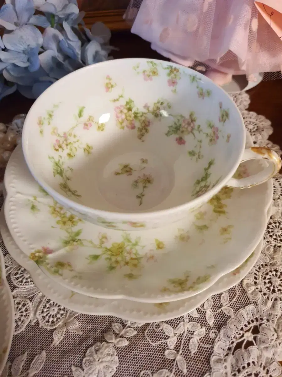 Haviland 74 breakfast teacup 3ps