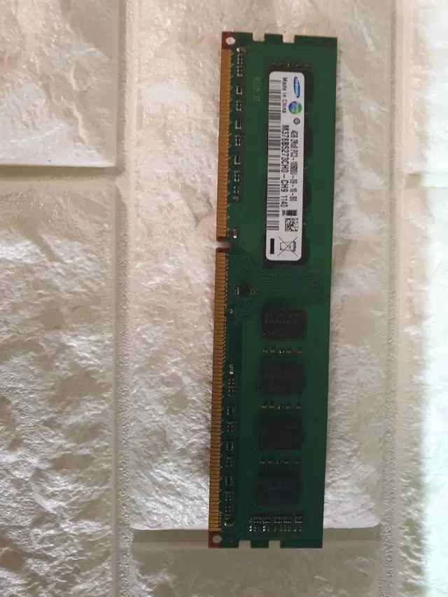 4GB 2RXPC3-10600U