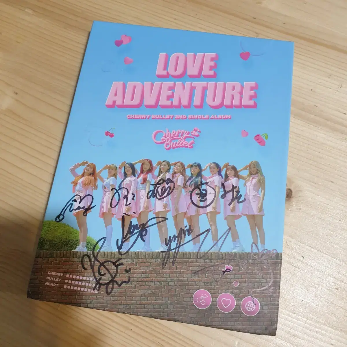 Cherry Bullet Autographed Album