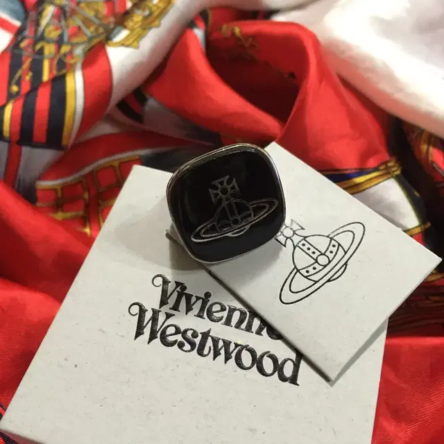 정품 viviennewestwood 비비안웨스트우드 로고 블랙 링 반지