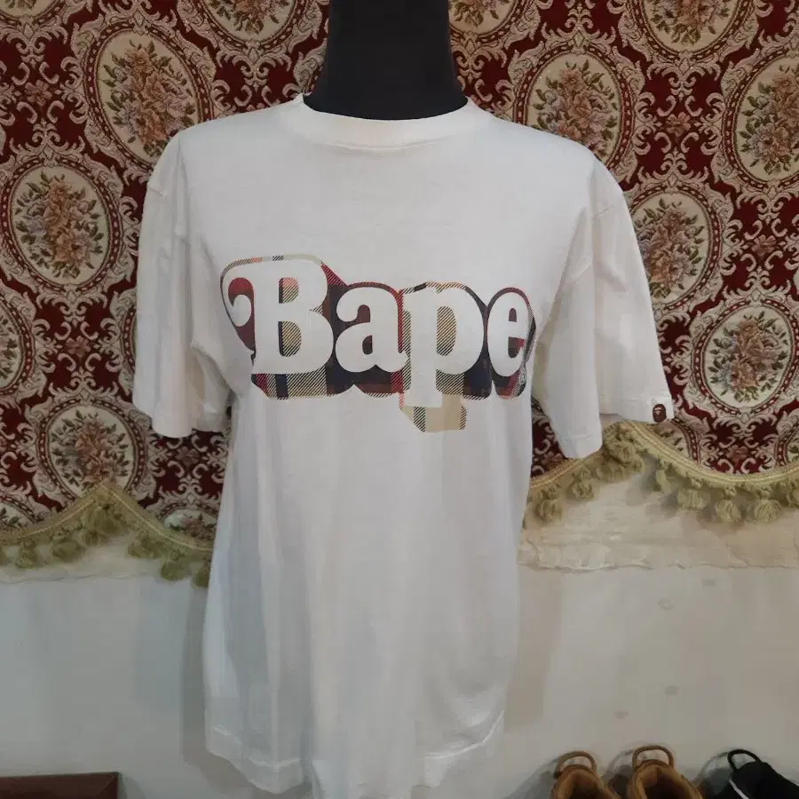 베이프 07 비지웍스 빅로고 화이트 반팔티 bape ape