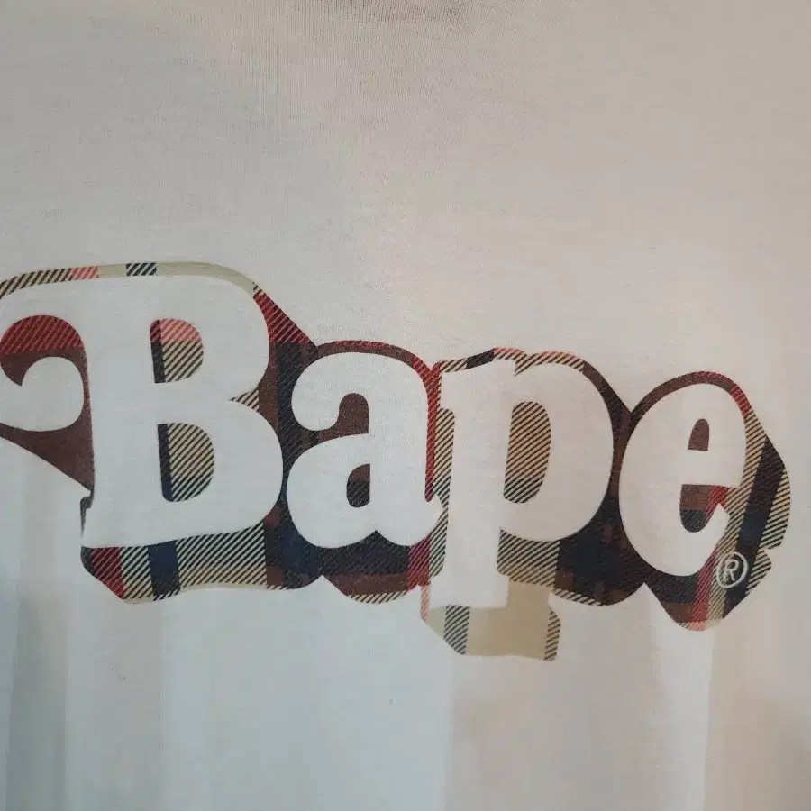 베이프 07 비지웍스 빅로고 화이트 반팔티 bape ape