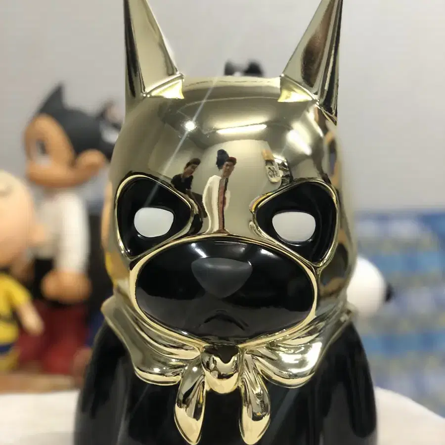 Mighty jaxx bat bear gold Luke chueh