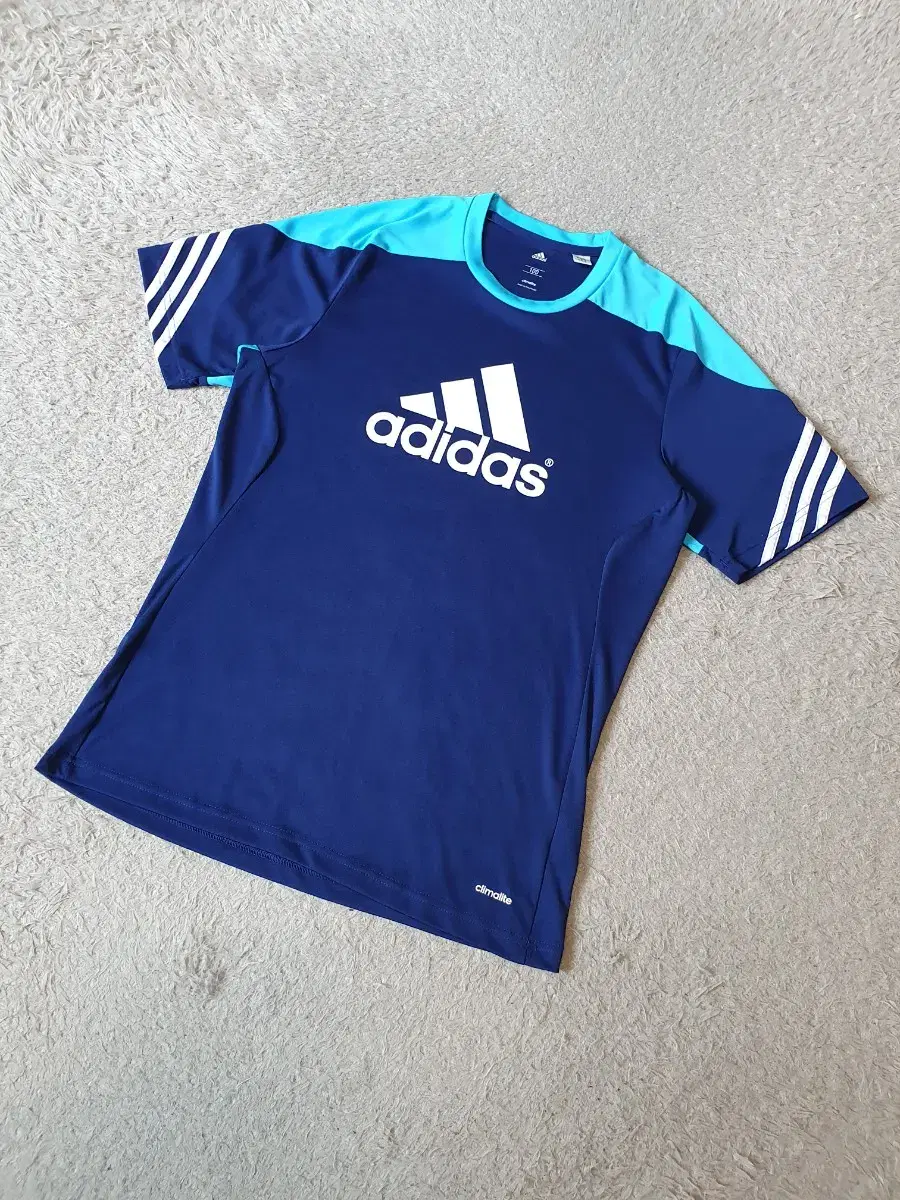 L Adidas Performance T-Shirt