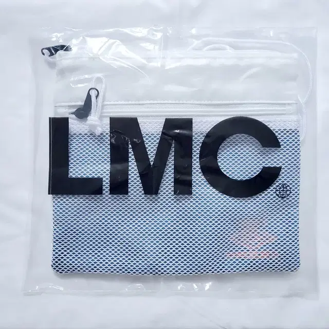 - UMB X LMC SACOCHE (U8223UBG10) 화이트색상