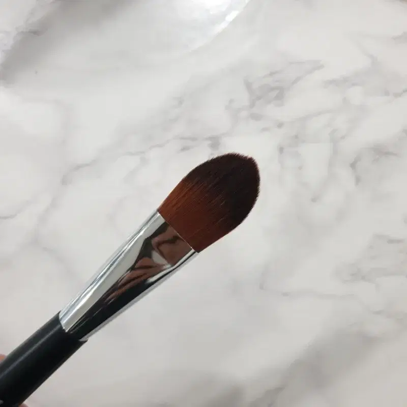 The Body Shop Foundation Brush
