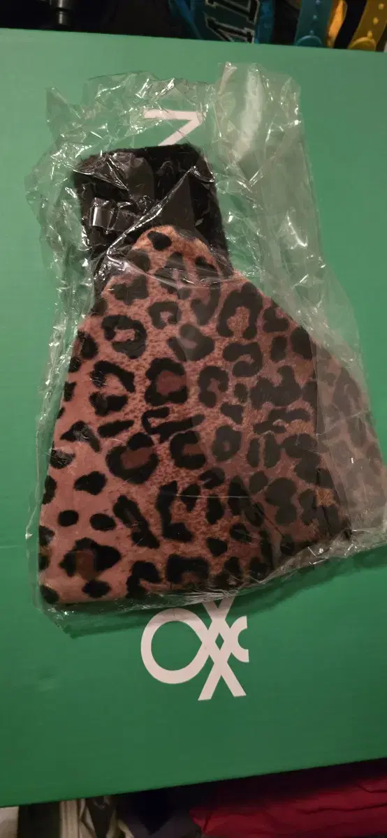 Hopi leopard print handbag bag metal ring