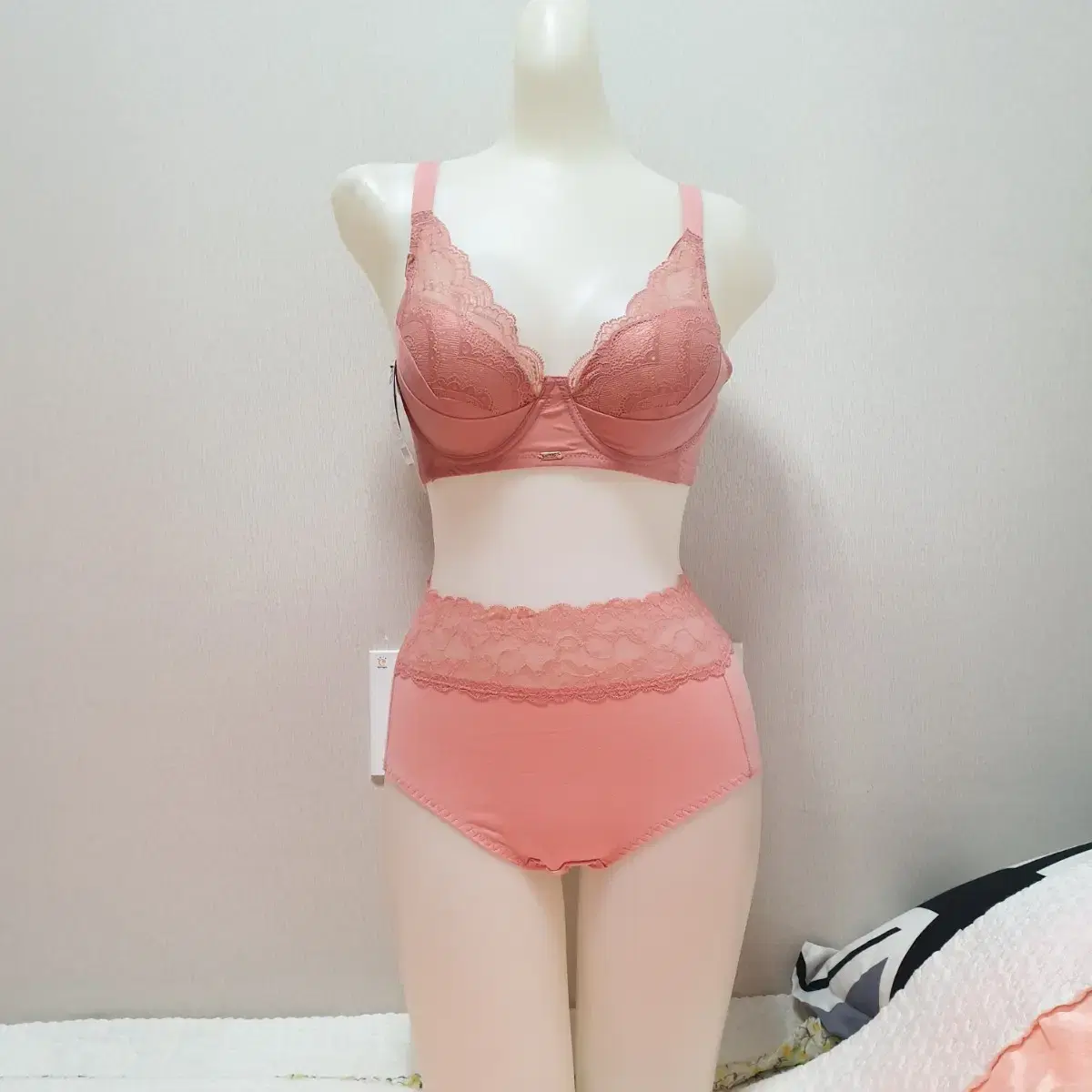 Vivien Ravage Italian Embroidery Bra 75C