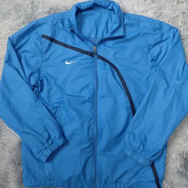 100 Nike Embroidered Logo Training Zip Up Light Blue