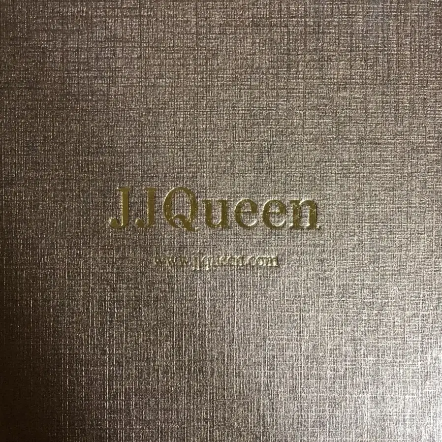 JJqueen 진주목걸이