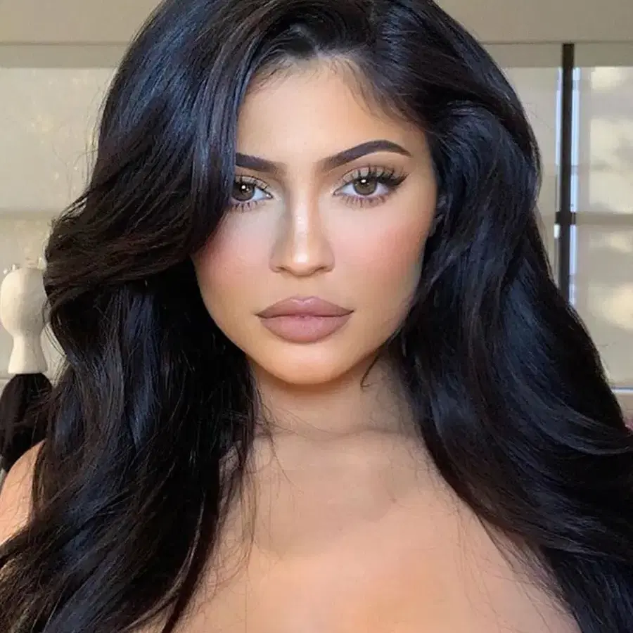 (바로배송) 카일리코스메틱 KYLIE 매트립키트