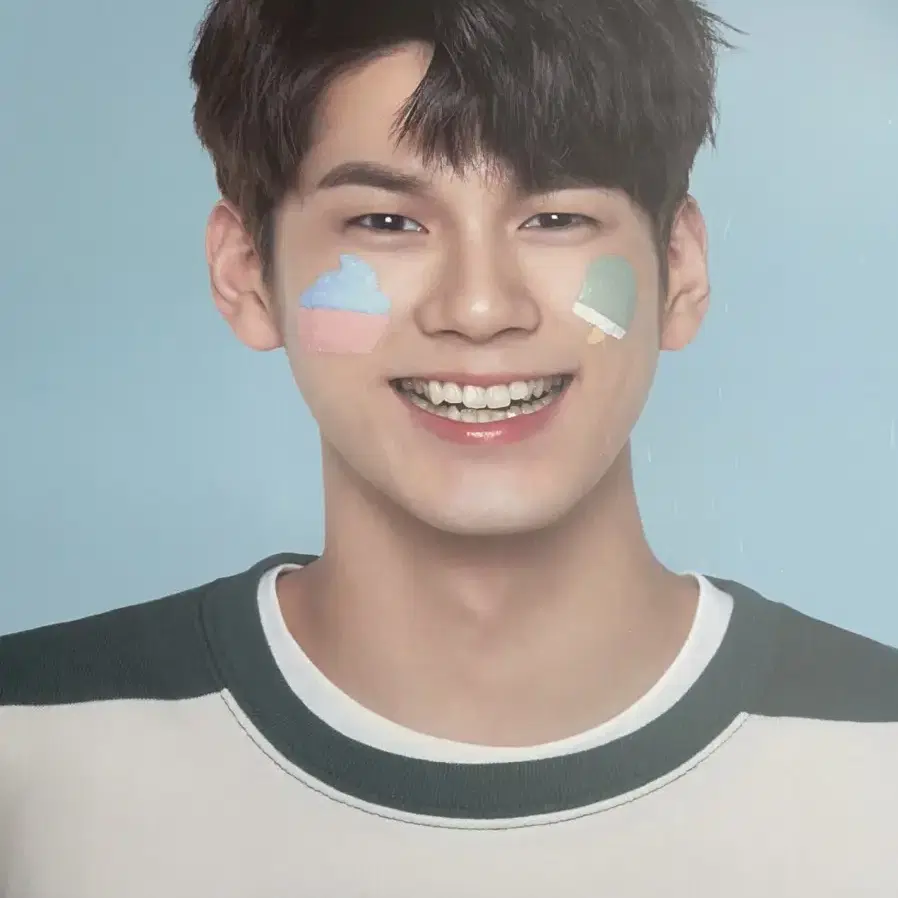 옹성우 하이트 이니스프리 포스터