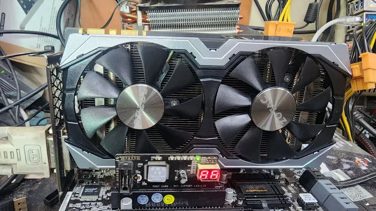 Zotac GeForce GTX 1070 8G 판매 합니다.