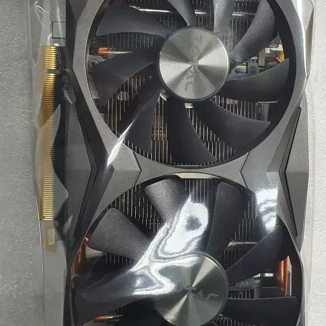 Zotac GeForce GTX 1070 8G 판매 합니다.