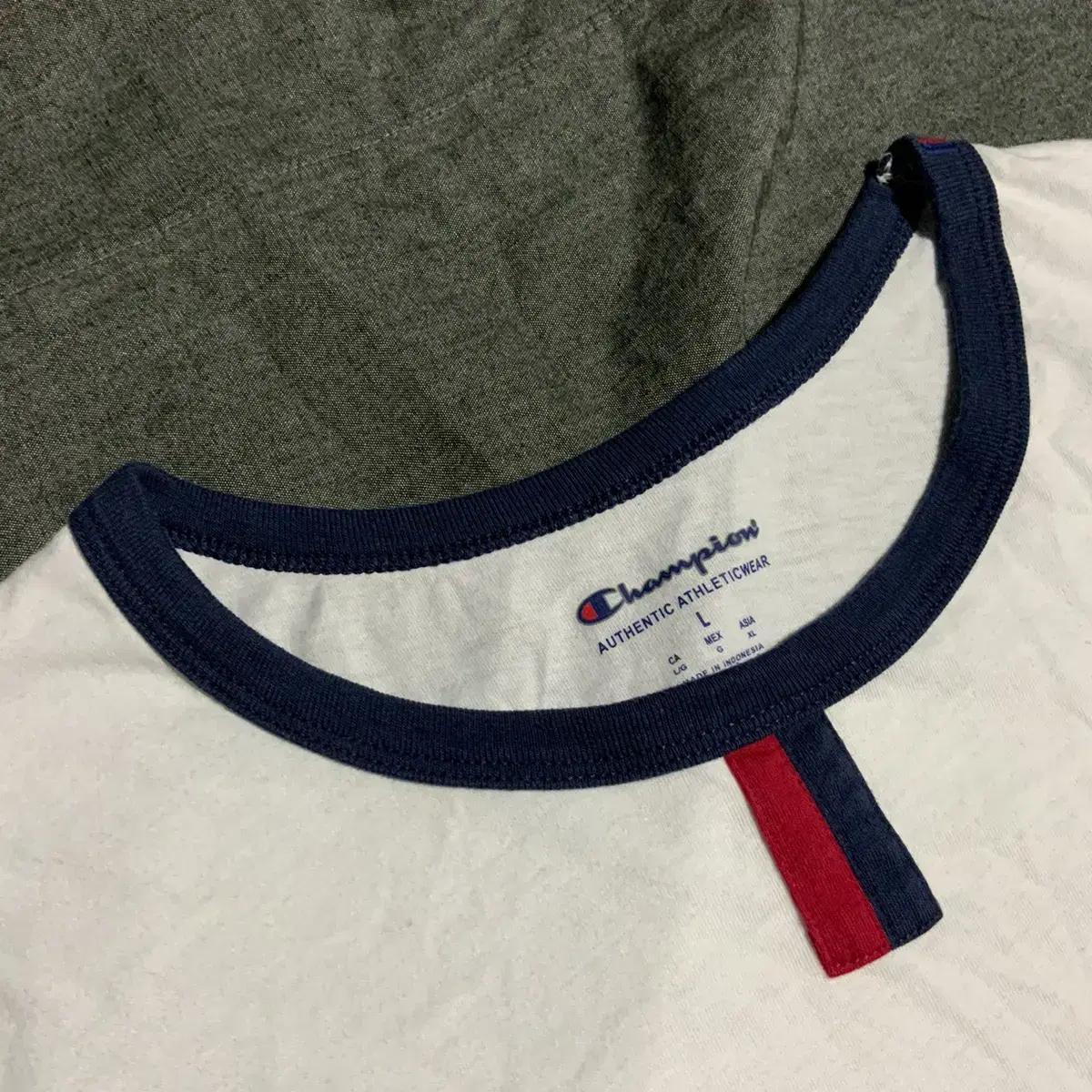 Champion S/S T shirts Sz L(Women)