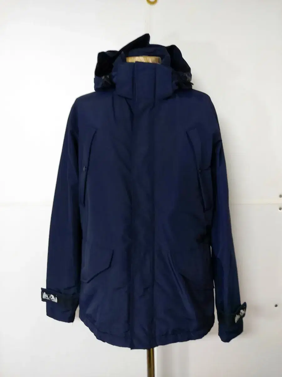 100~105)The North Face Berkeley Big Logo Windbreaker JacketJumper