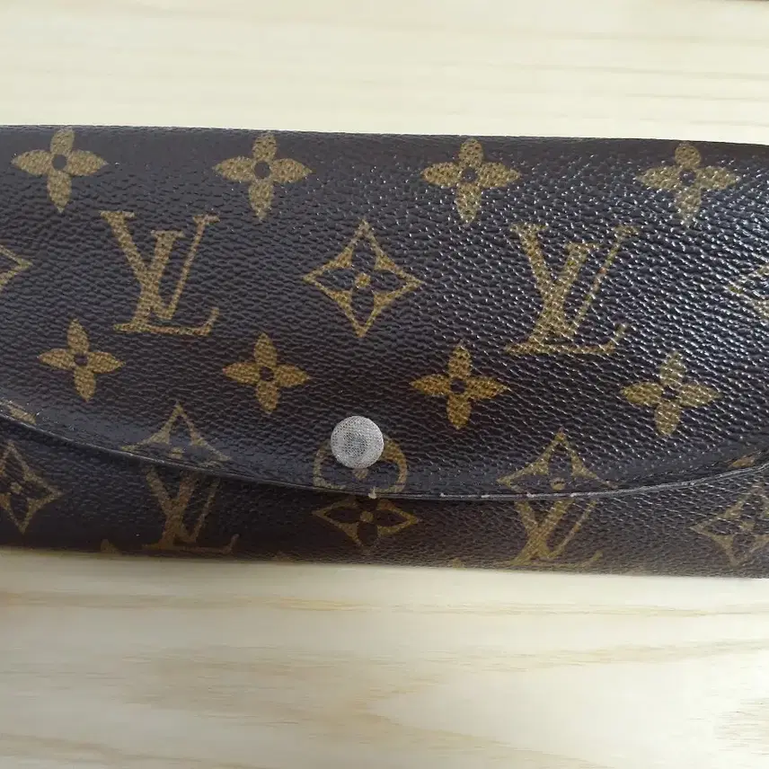 [LOUIS VUITTON]ルイ・ヴィトン プシアの長財布純正
