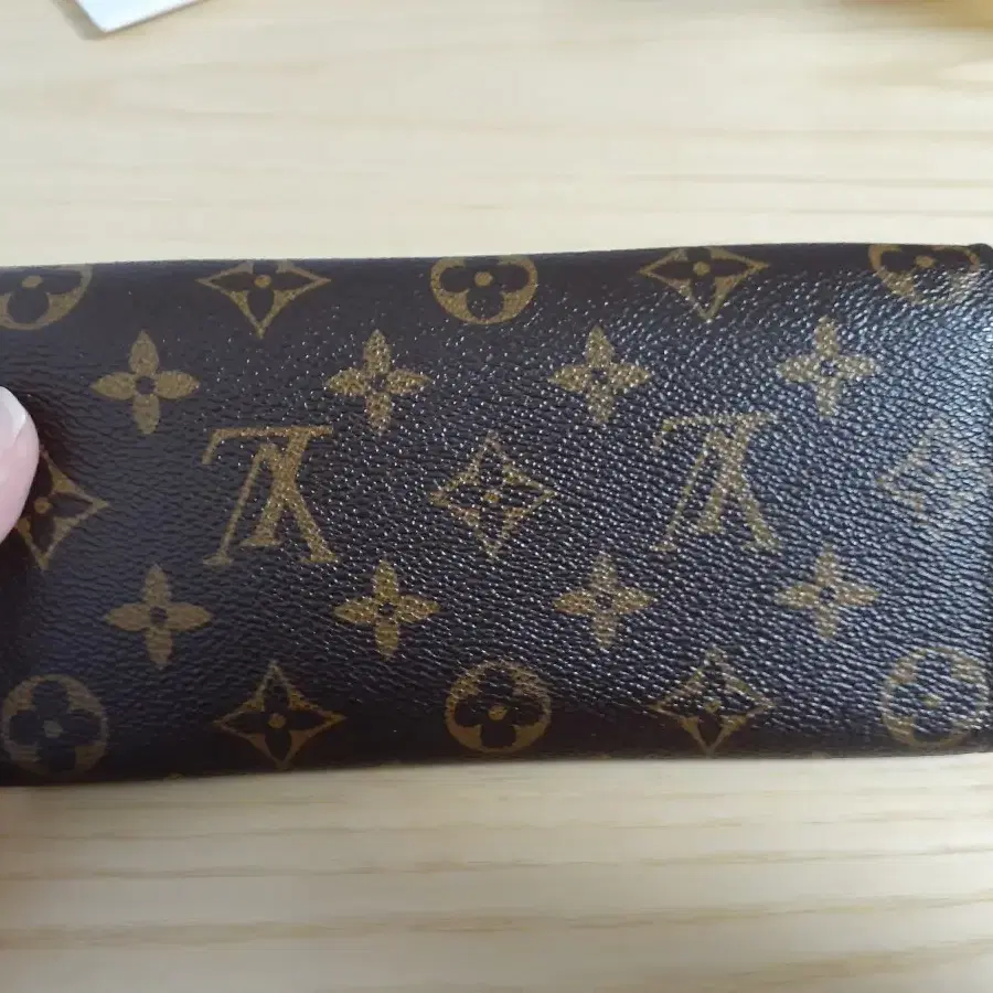 [LOUIS VUITTON] 루이비통 푸시아 장지갑 정품