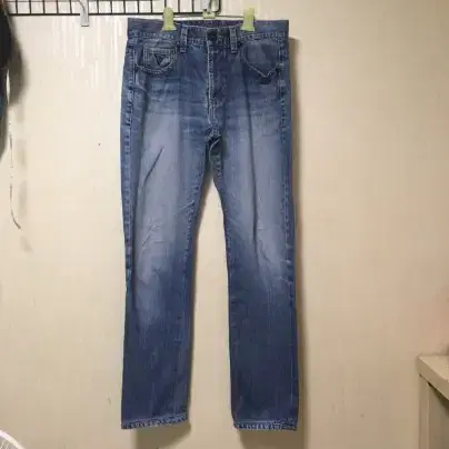 Geth Straight Wash Jeans Size 31