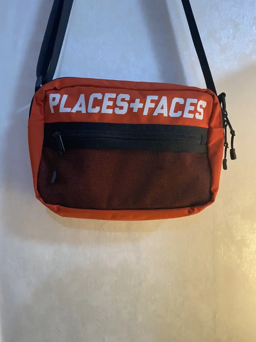 places+faces 레드 크로스백 판매