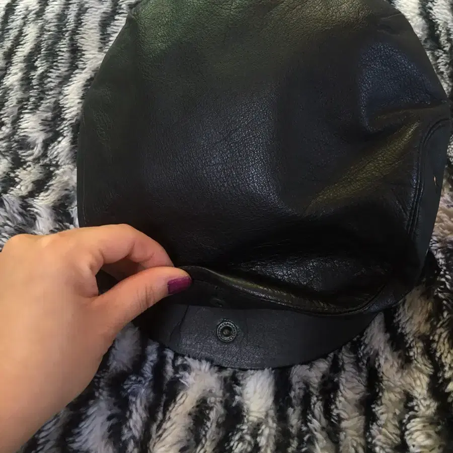 VINTAGE LEATHER BERET