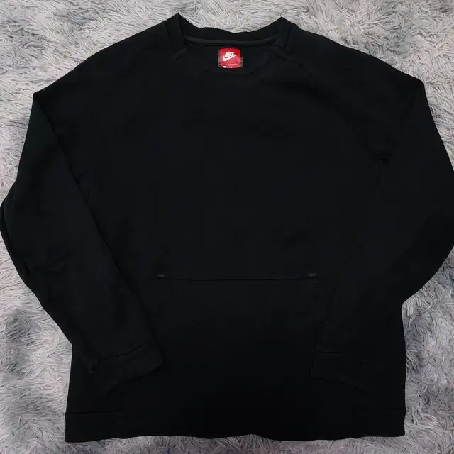 100 Nike TechPack Black Tops