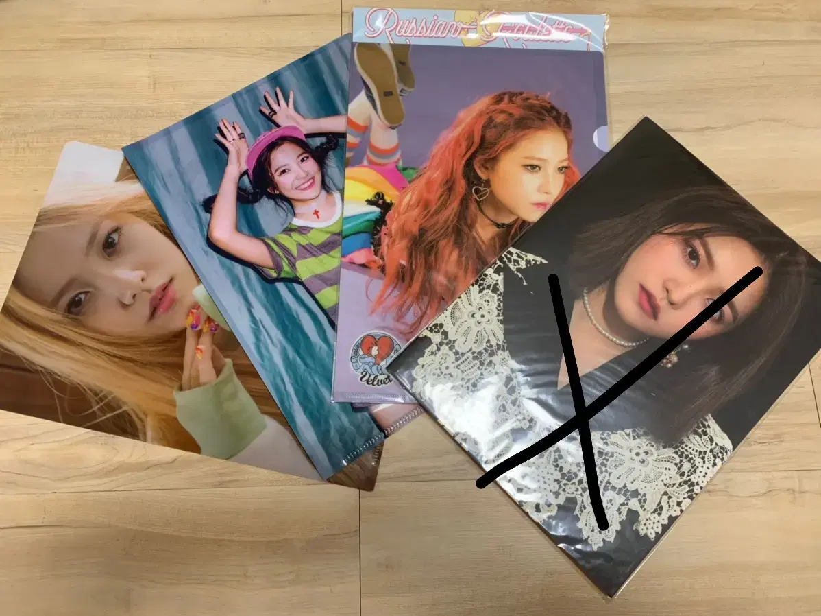 Yeri l-holder, paper holder with photocard sells