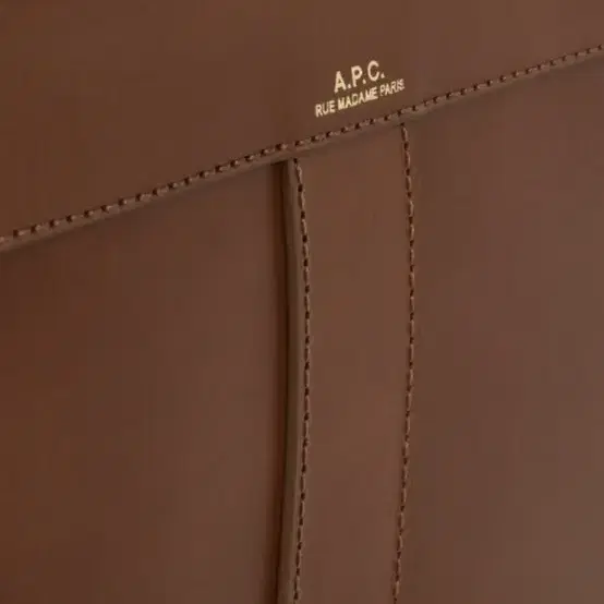 A.P.C 아페쎄 가방 준백 하프문백