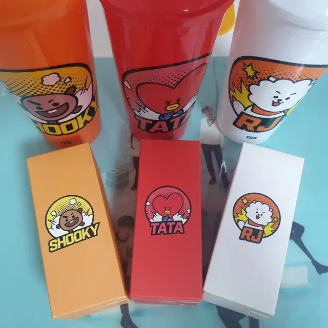 방탄 bt21CGV 텀블러. 던킨쿠키 리유저블컵