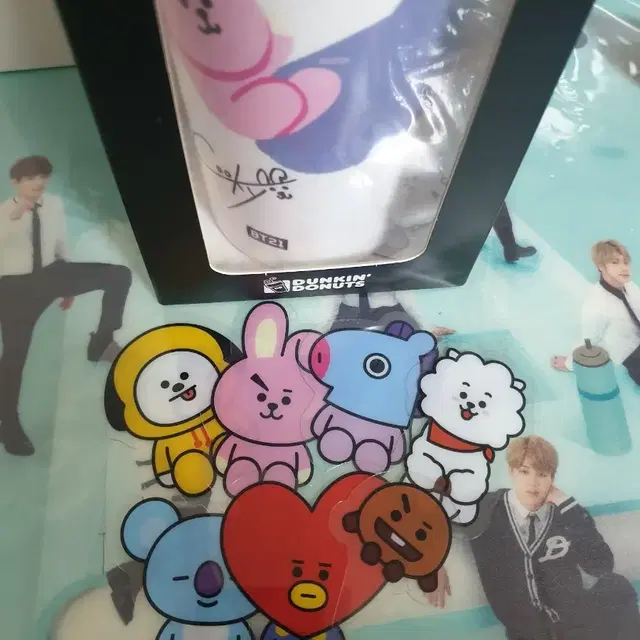 방탄 bt21CGV 텀블러. 던킨쿠키 리유저블컵