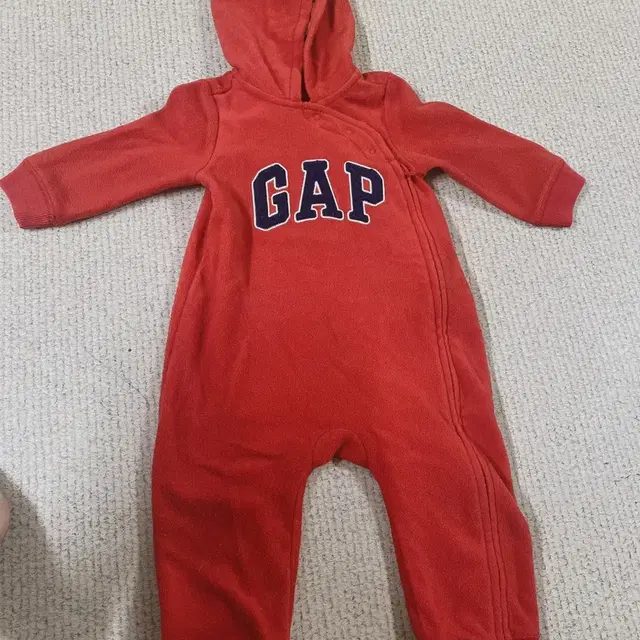 gap baby 18m 우주복 판매합니다.