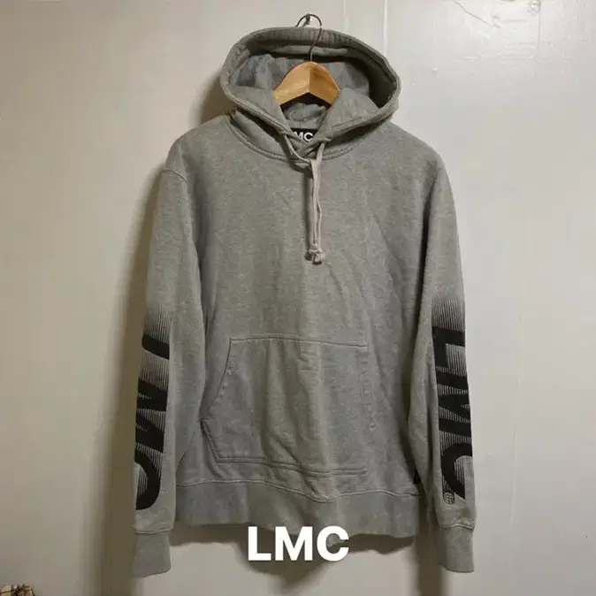 LMC 후드티