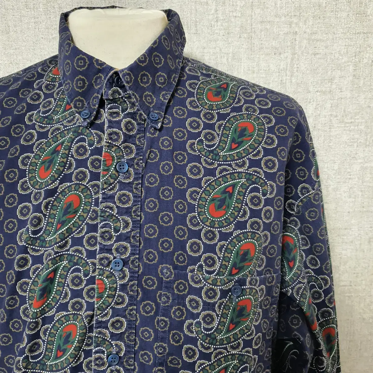 Reduced price (js130) L Vandara patterned shirt .