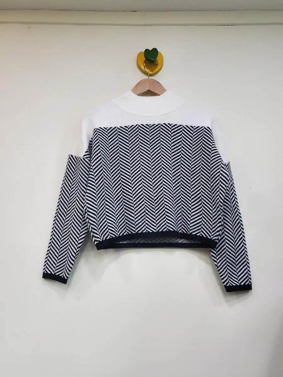 Herringbone colorway high neck knit/cropped knit