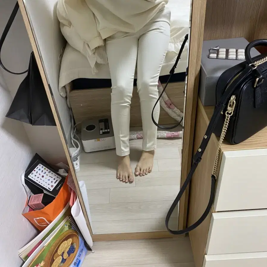 다리얇아보이는아이보리스판슬랙스