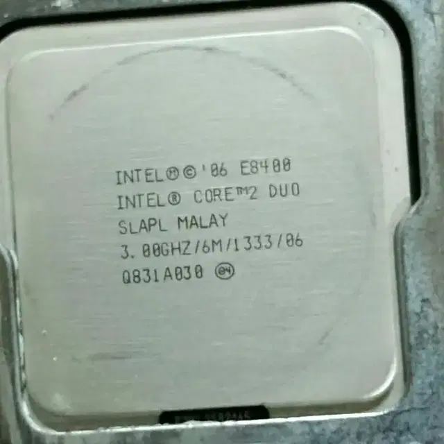 인텔 코어2듀오 울프데일 e8400 CPU 팝니다