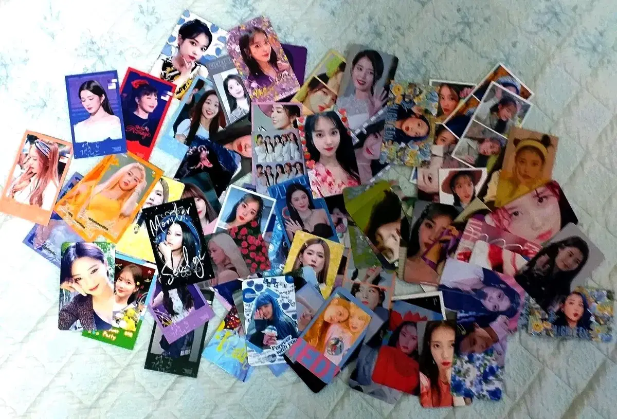 Including Girls' Generation iu photocard Mix,Aggie(iz*one,red velvet,gfriend,black pink)