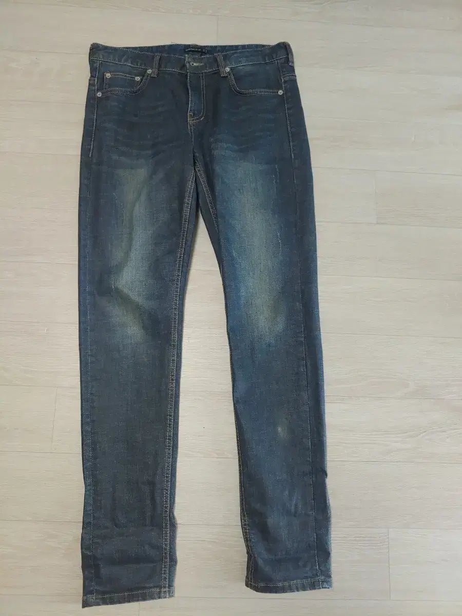 Washed jin blue denim