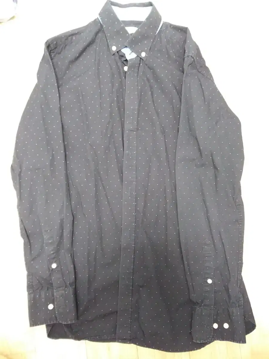 Navy dot shirt size M