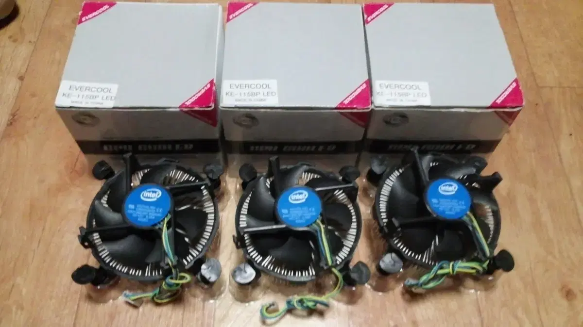 Intel CPU cooler for sale for 3,000 won. Seoul