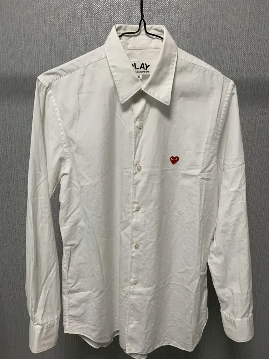 Commede shirt (small heart) on sale!!